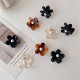 Flower pearl hair claw